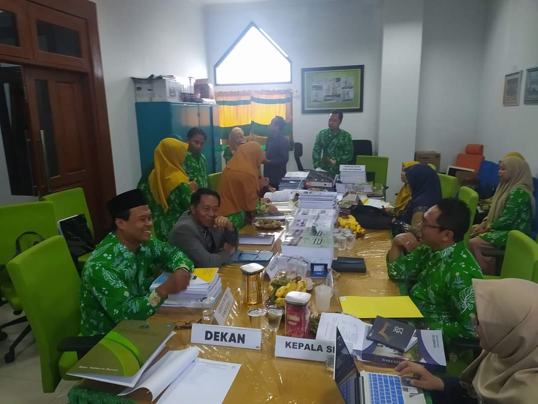 Rapat Evaluasi dan tindak lanjut Kepuasan Dosen dan Tenaga Kependidikan Terhadap Manajemen SDM